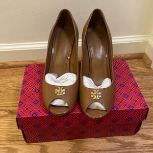 Tory Burch Blonde Jolie Peep Toe Wedge